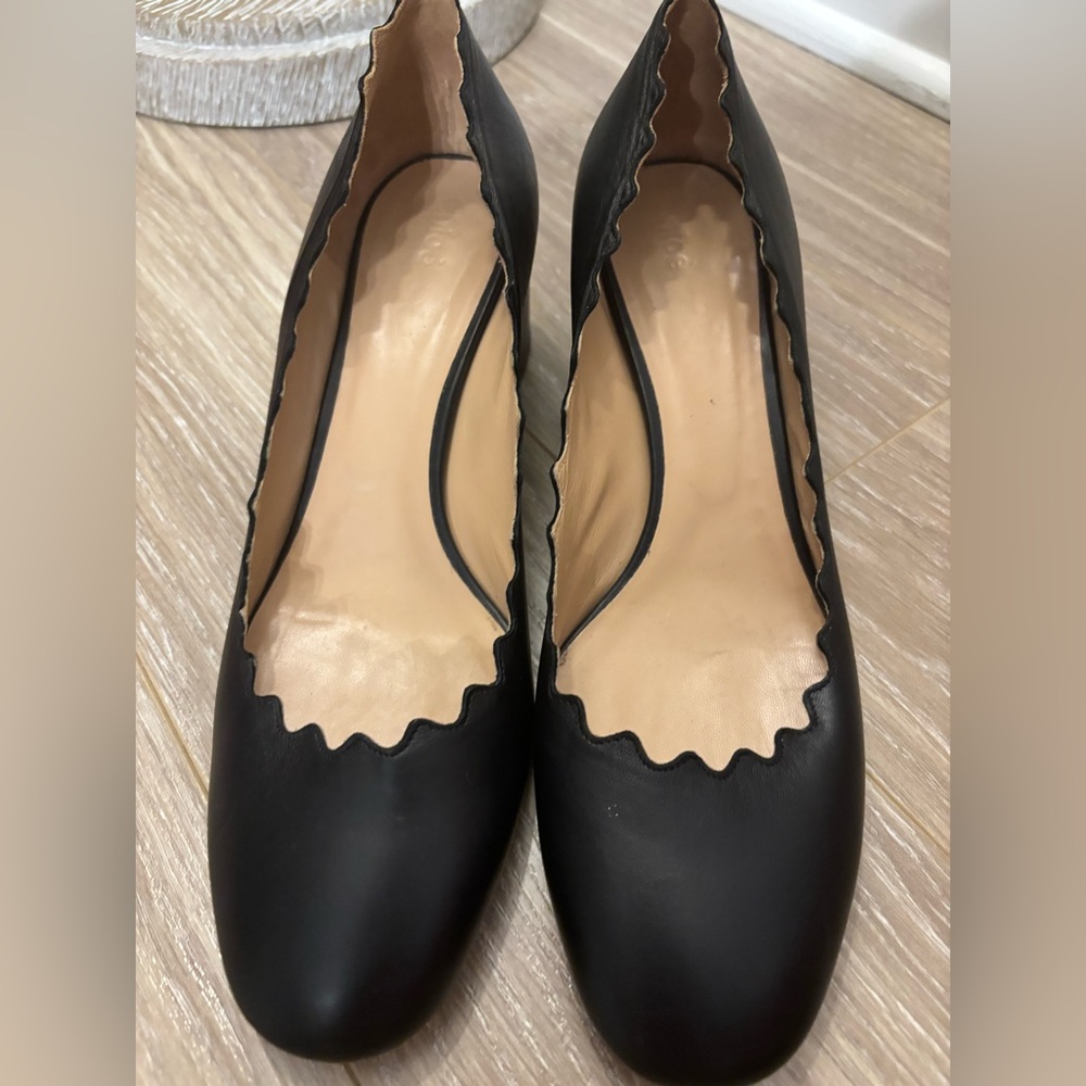 Chloe Scalloped Women's heels - Picture 2 of 9